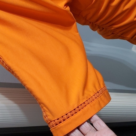 PETER NYGARD, Orange top. Size large Raglan sleeves. Very flattering style. - Picture 4 of 11